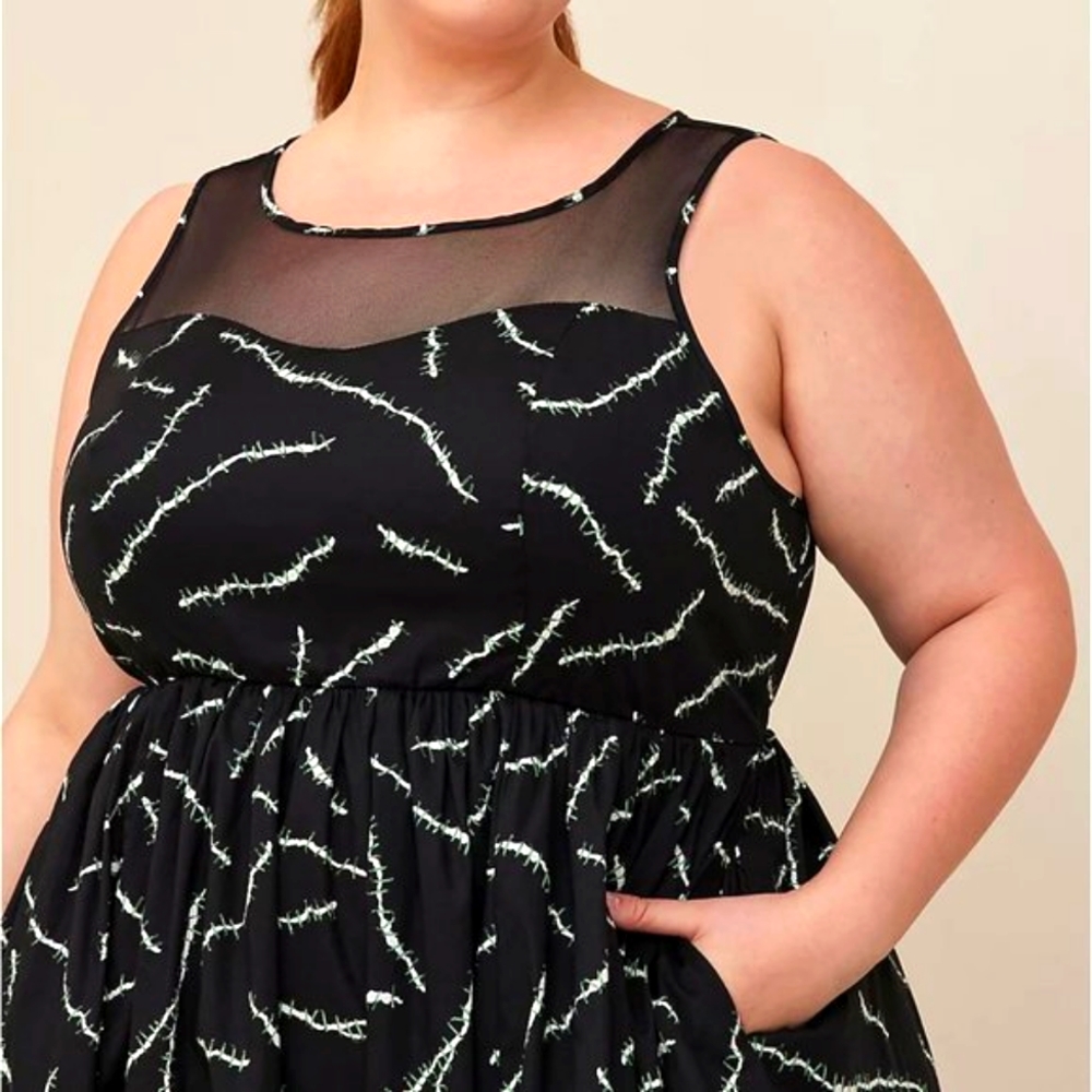 ❤️NWT TORRID UNIVERSAL MONSTERS FRANKENSTEIN DRESS - PLUS SIZE 1X - HALLOWEEN - Picture 4 of 11